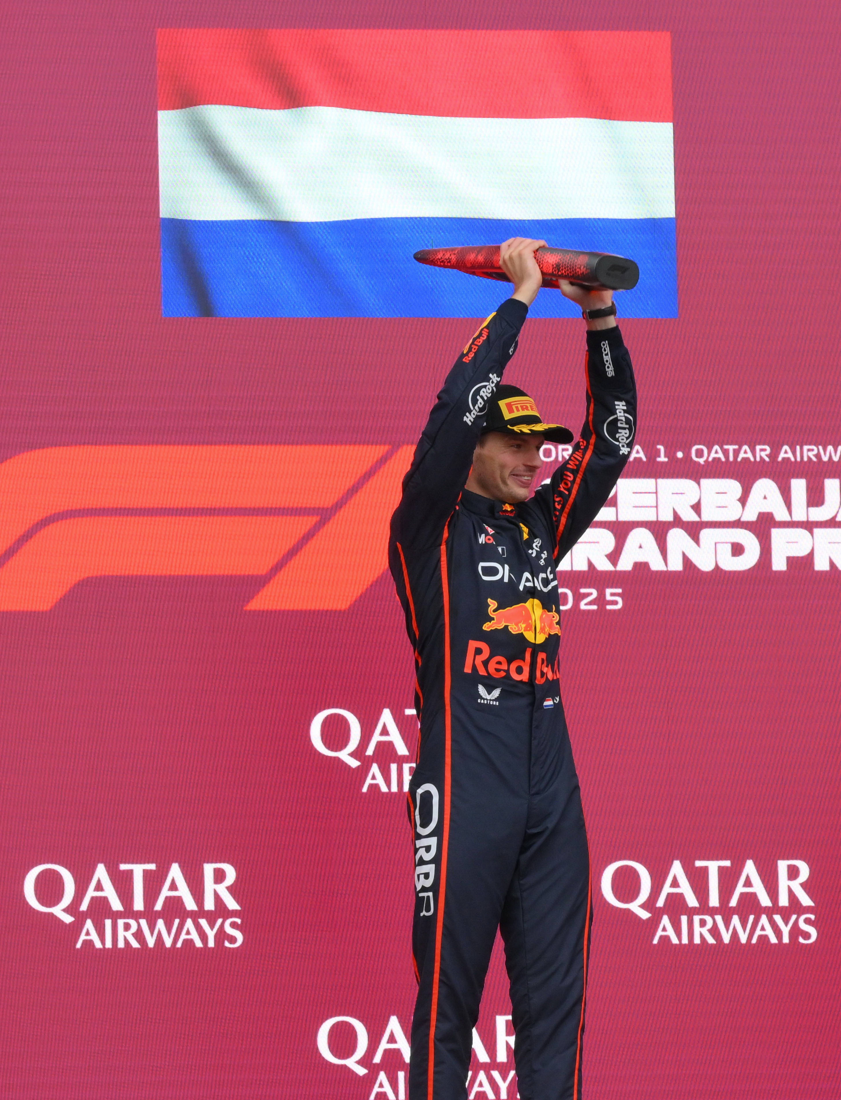 红牛车队险胜索伯车队,塞恩斯关键制胜 红牛车队险胜索伯车队,塞恩斯关键制胜