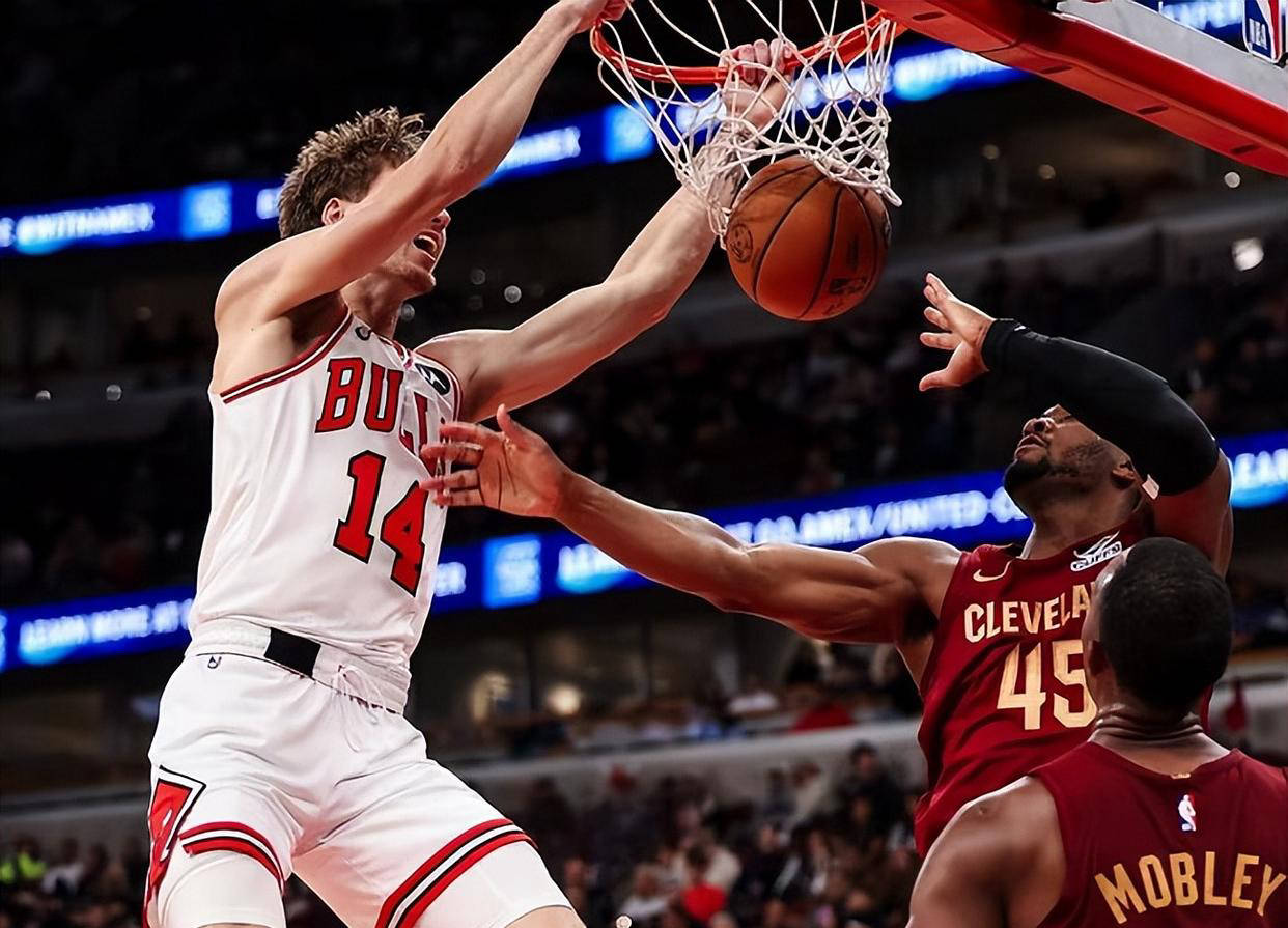 尼克斯横扫公牛,戈贝尔统治全场 尼克斯横扫公牛,戈贝尔统治全场